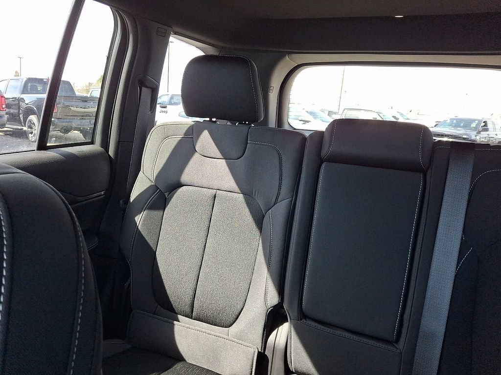 New 2026 Jeep Grand Cherokee Laredo X AWD/4WD image 13