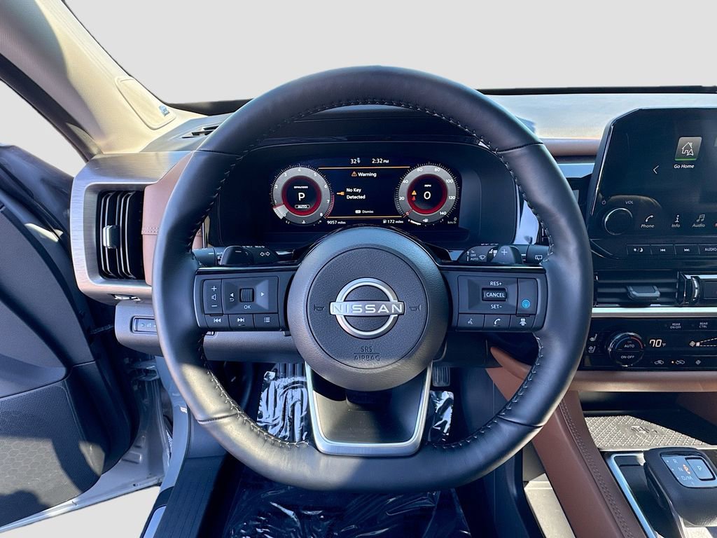 Used 2025 Nissan Pathfinder Platinum image 7