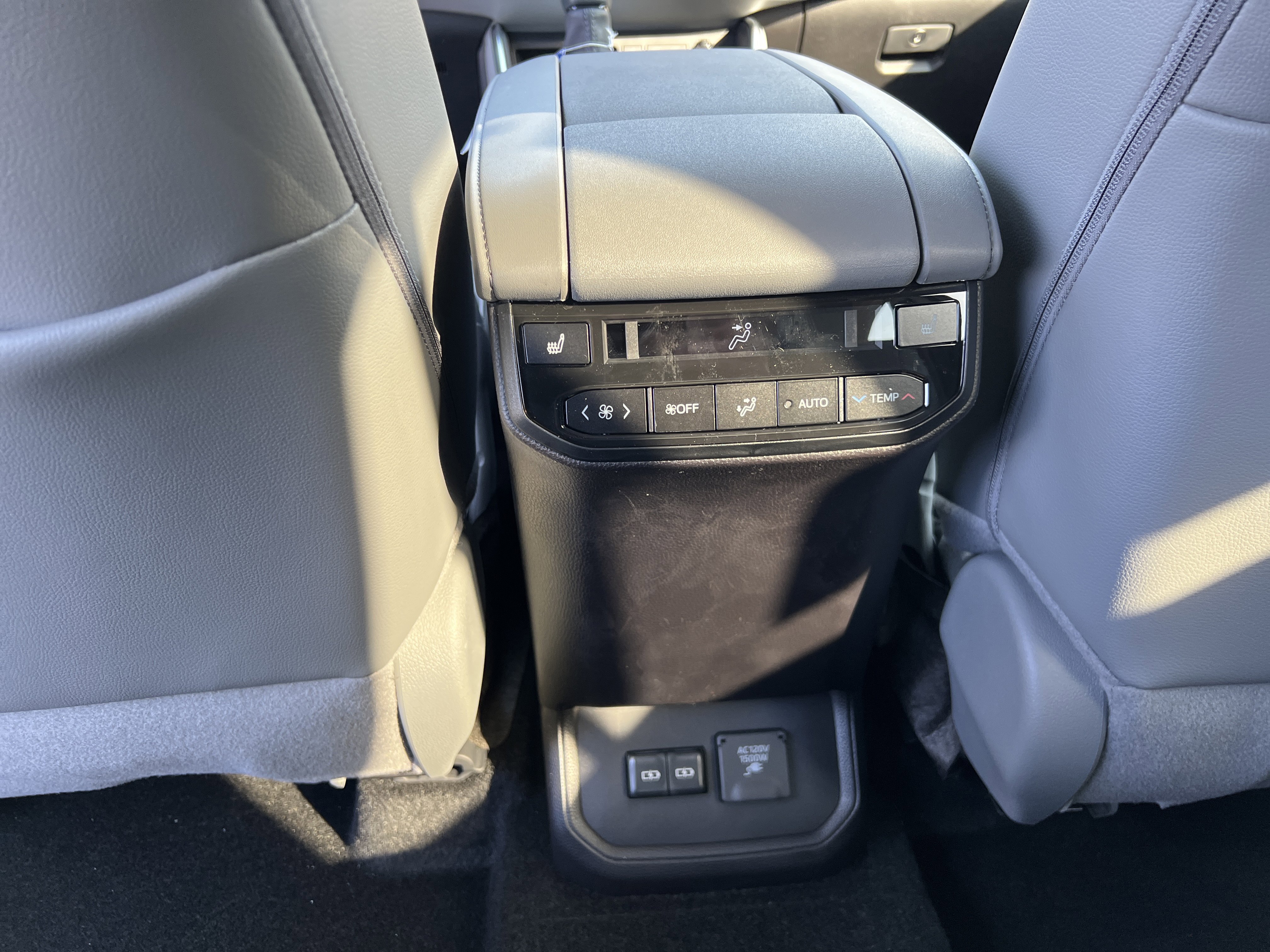 New 2026 Toyota Highlander Platinum image 16