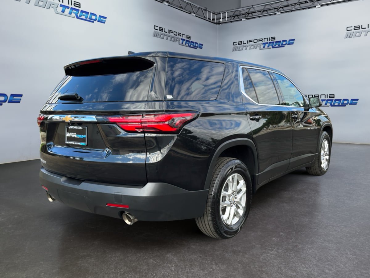 Used 2023 Chevrolet Traverse LS FWD image 5