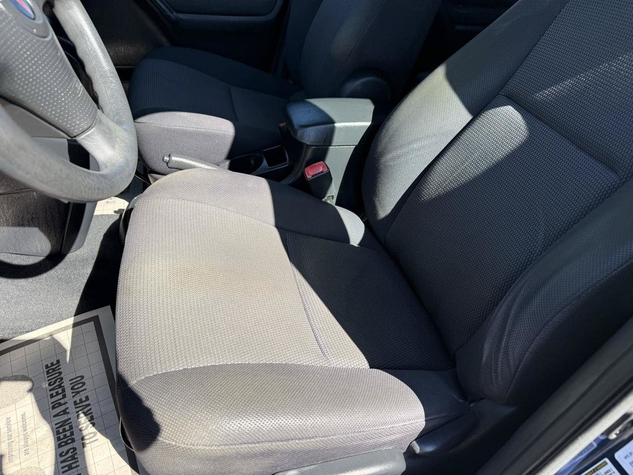 Used 2005 Pontiac Vibe w/ Power Group Value Package FWD image 10