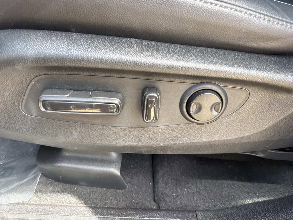 Used 2025 Honda CR-V EX-L image 26