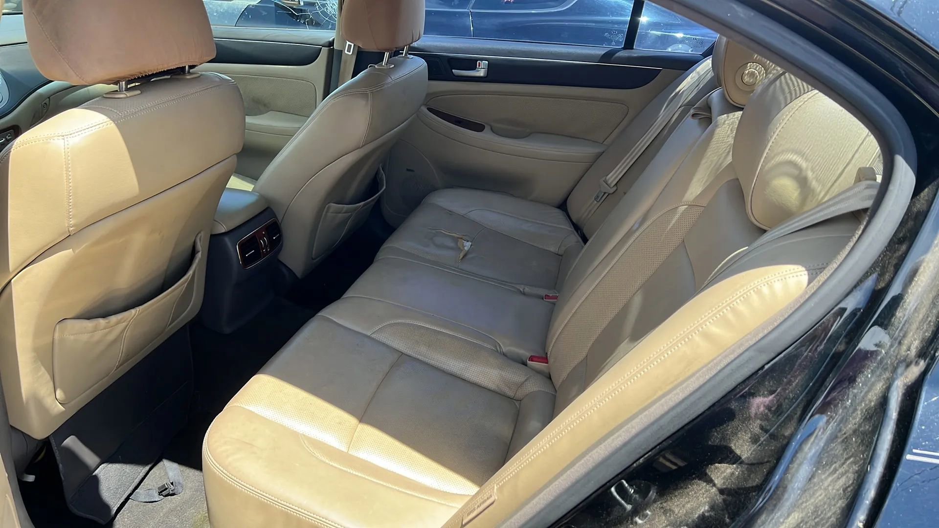 Used 2012 Hyundai Genesis 3.8 w/ Premium Pkg RWD image 4