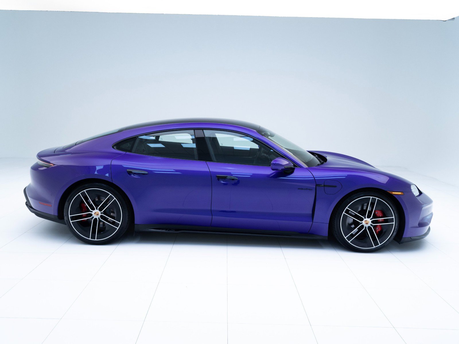 New 2026 Porsche Taycan GTS image 8