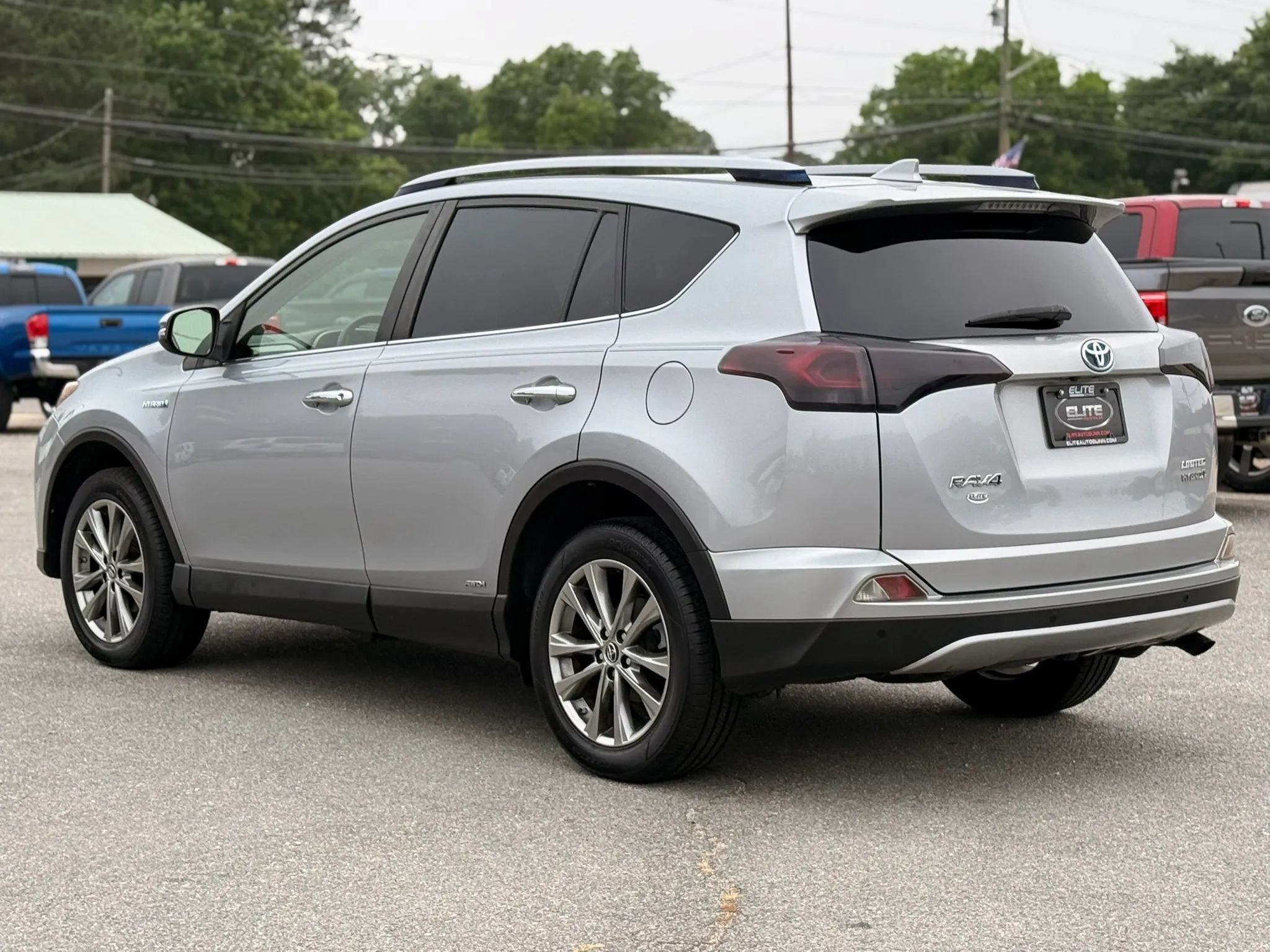 Used 2017 Toyota RAV4 Limited w/ Advanced Technology Package AWD/4WD image 7