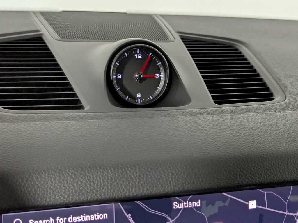 Used 2022 Porsche Cayenne Platinum Edition image 34