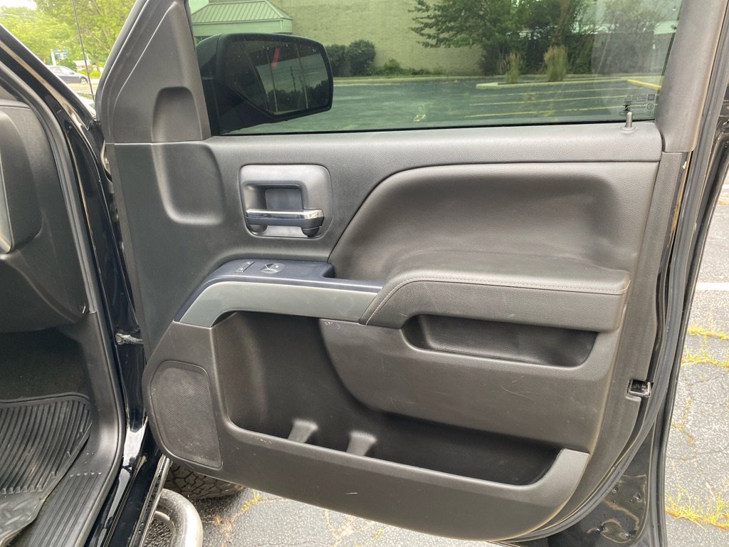 Used 2018 Chevrolet Silverado 1500 LT w/ All Star Edition image 25