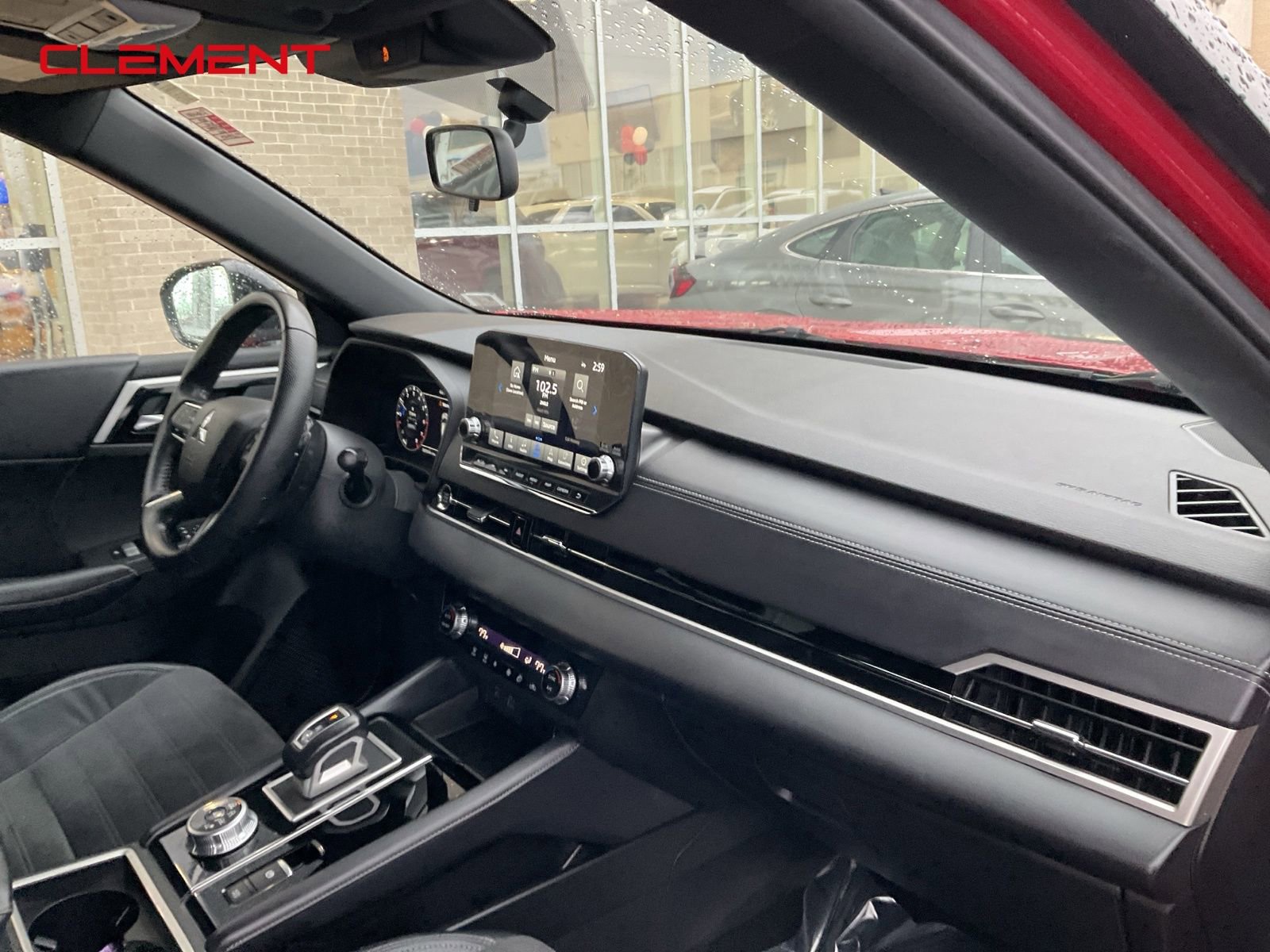 Used 2023 Mitsubishi Outlander SE image 33