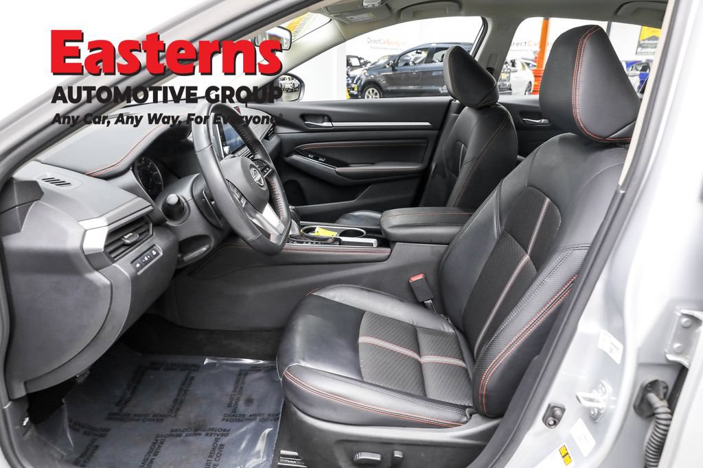 Used 2023 Nissan Altima 2.5 SR FWD image 14