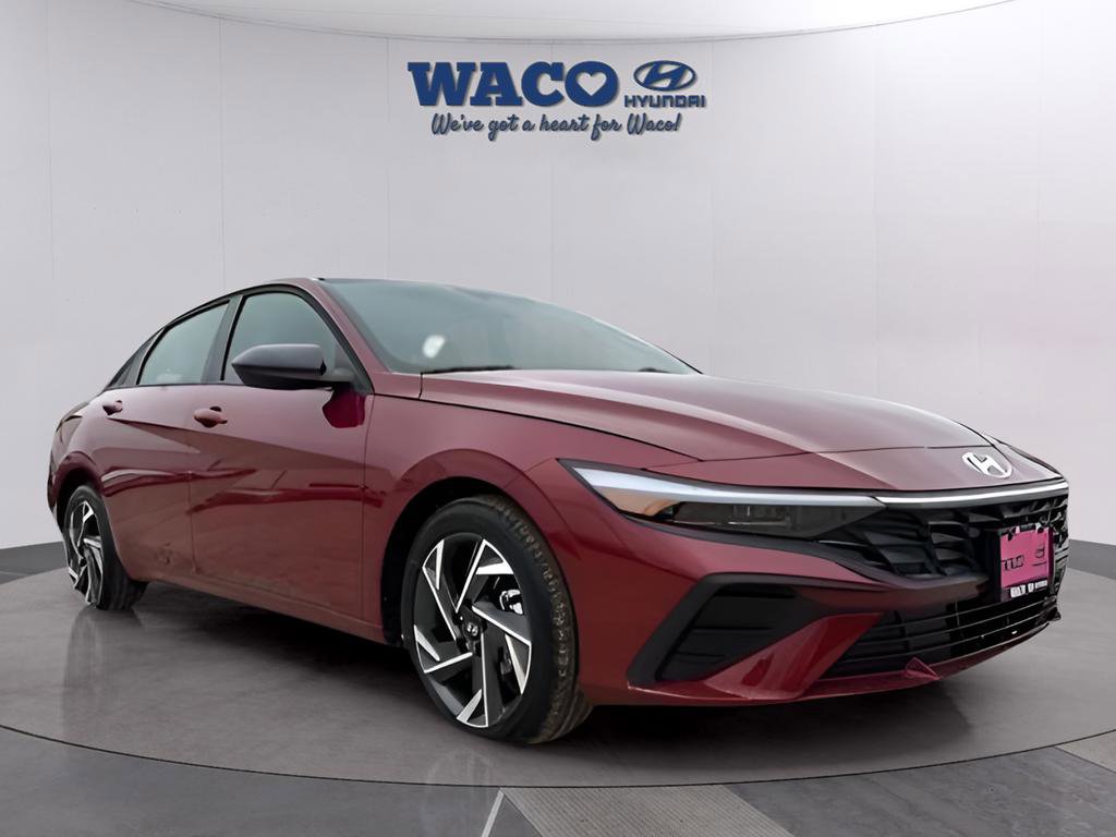 Used 2025 Hyundai Elantra Sport image 3