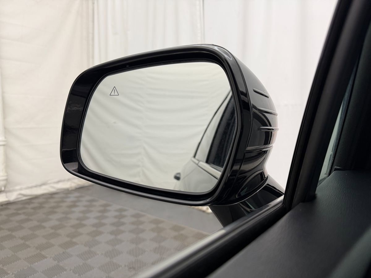 Used 2024 Kia Sorento S image 17