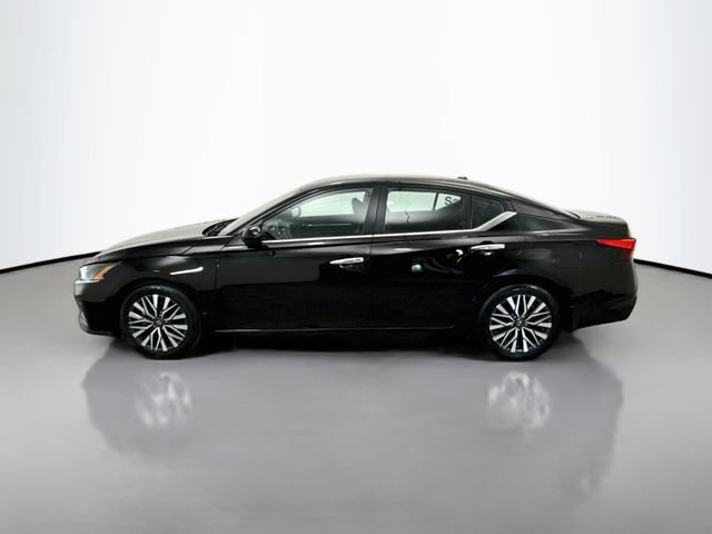 Used 2023 Nissan Altima 2.5 SV FWD image 4