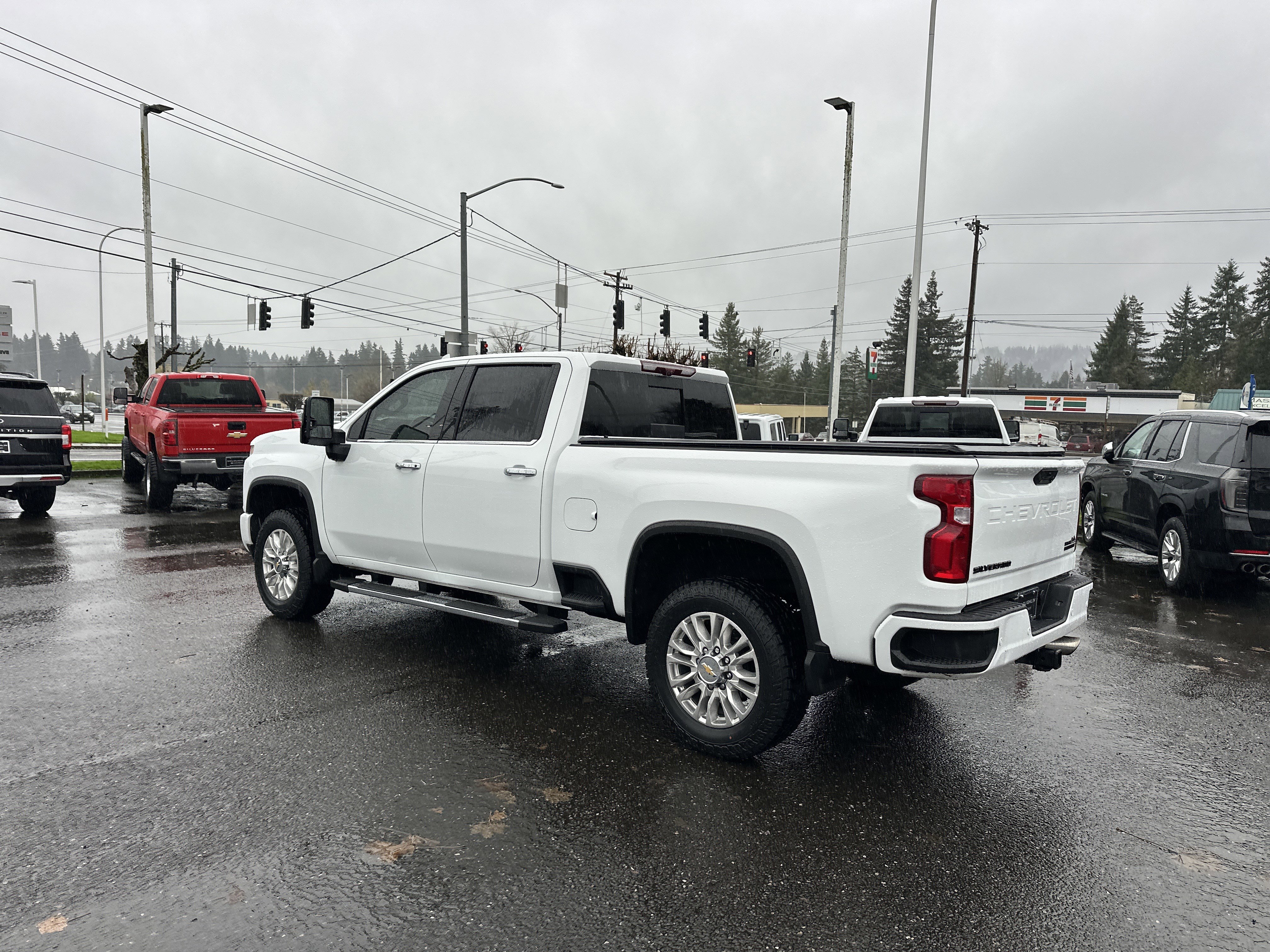 Used 2023 Chevrolet Silverado 3500 High Country w/ Z71 Off-Road Package image 3