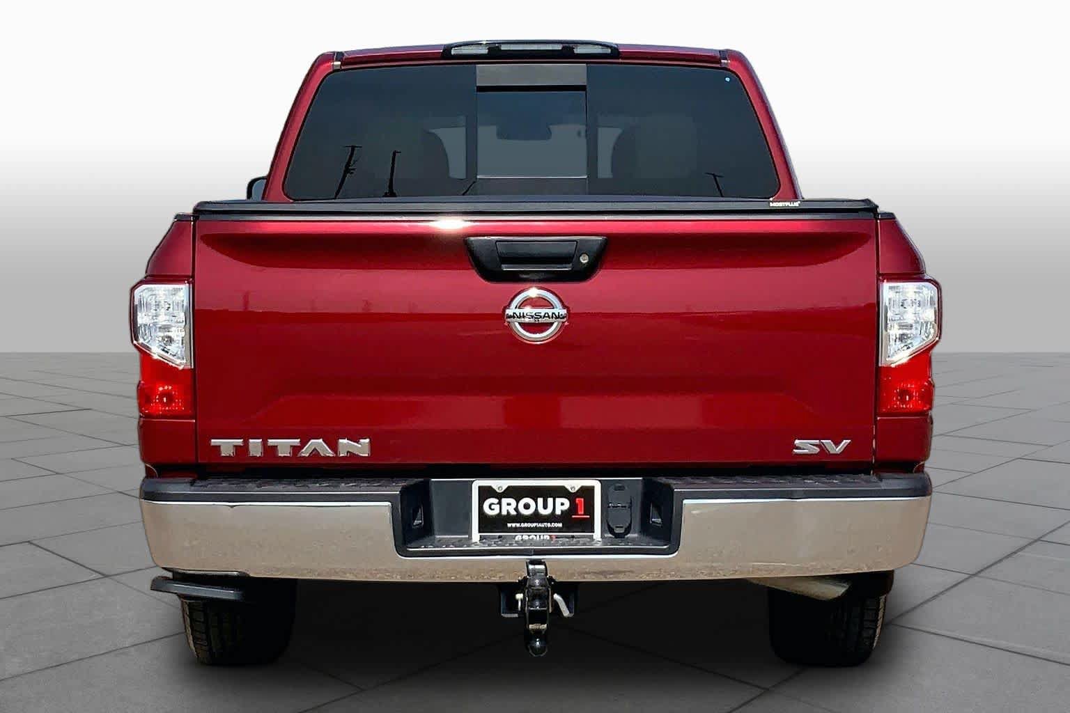 Used 2017 Nissan Titan SV RWD image 5