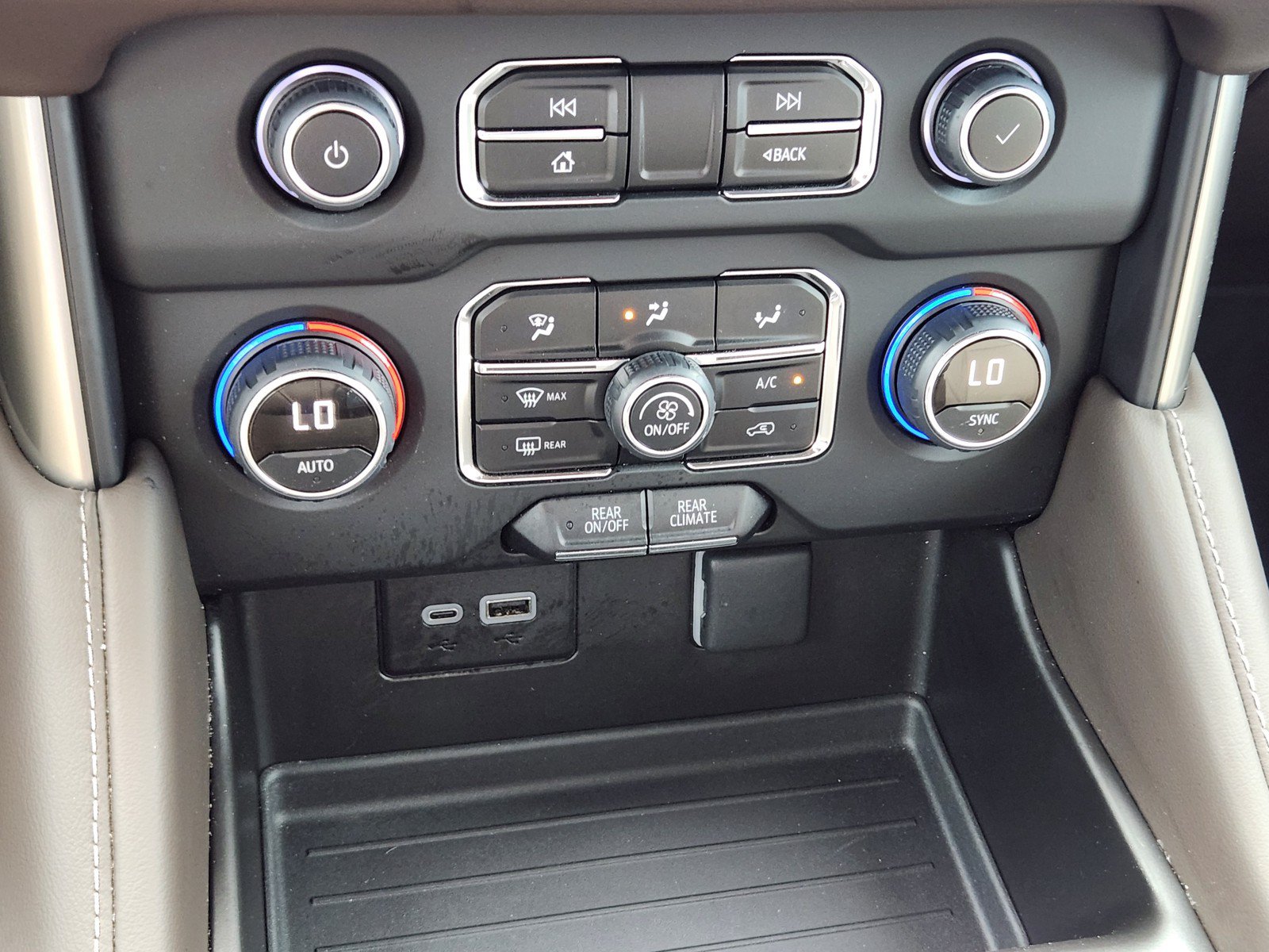 Used 2023 Chevrolet Tahoe LS RWD image 15