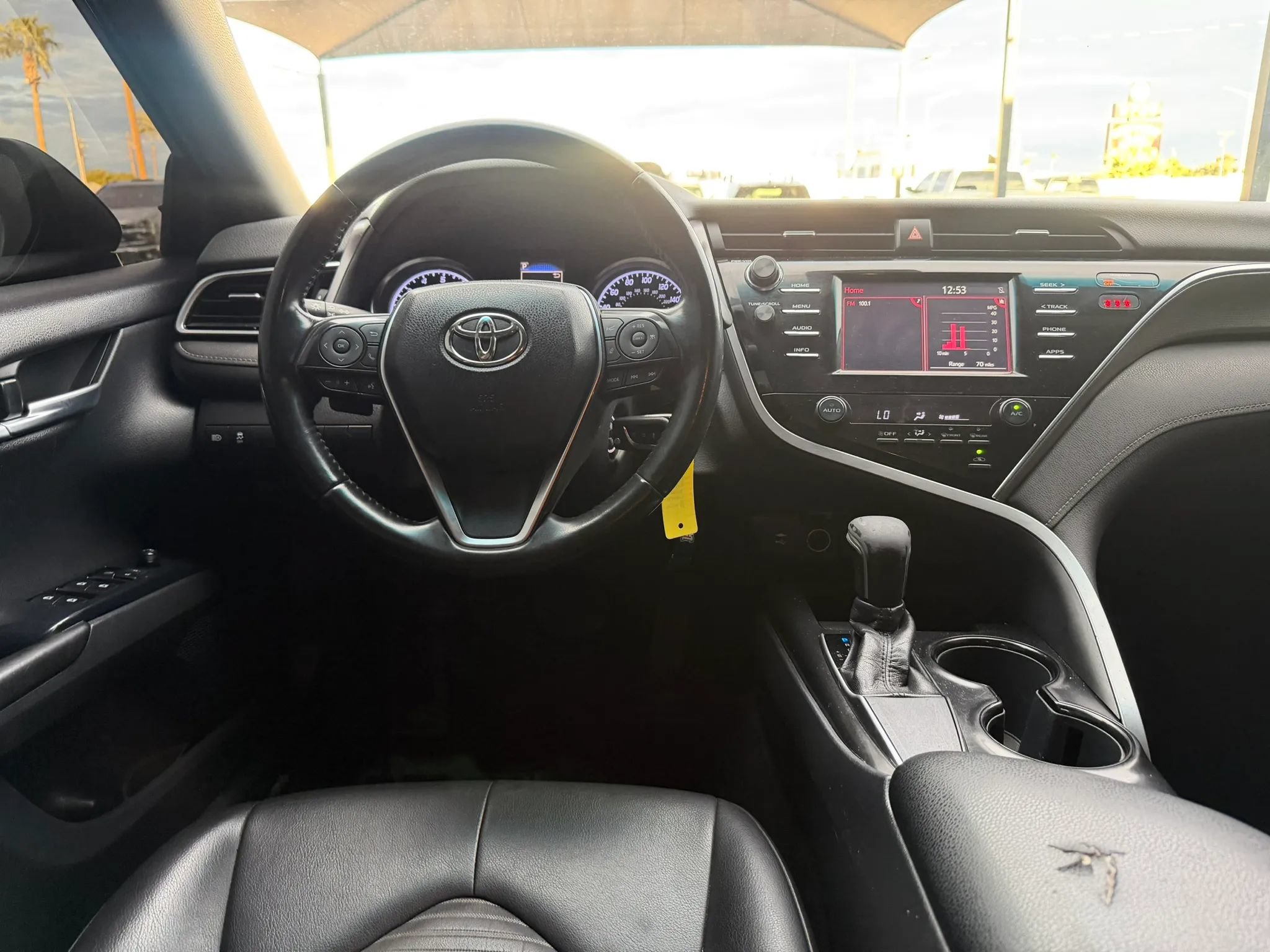 Used 2018 Toyota Camry SE FWD image 25