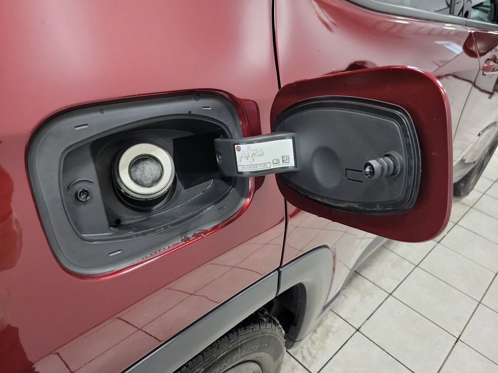 Used 2021 Jeep Compass Altitude image 14