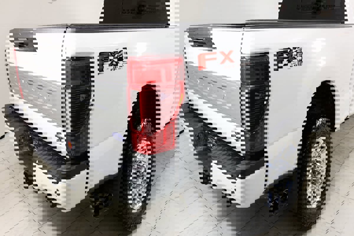 Used 2020 Ford F350 Platinum w/ FX4 Off-Road Package image 44