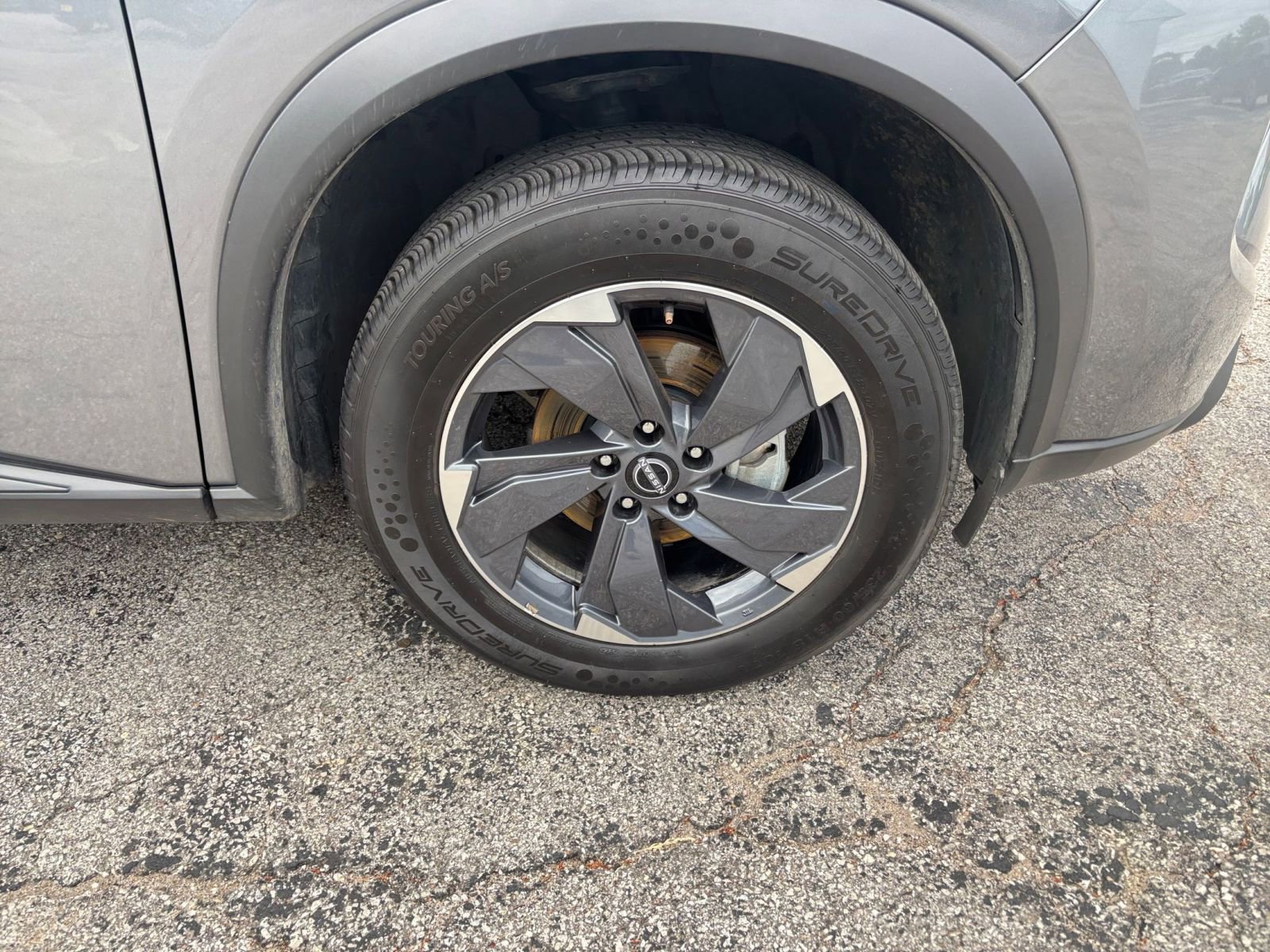 Used 2025 Nissan Rogue SV FWD image 31
