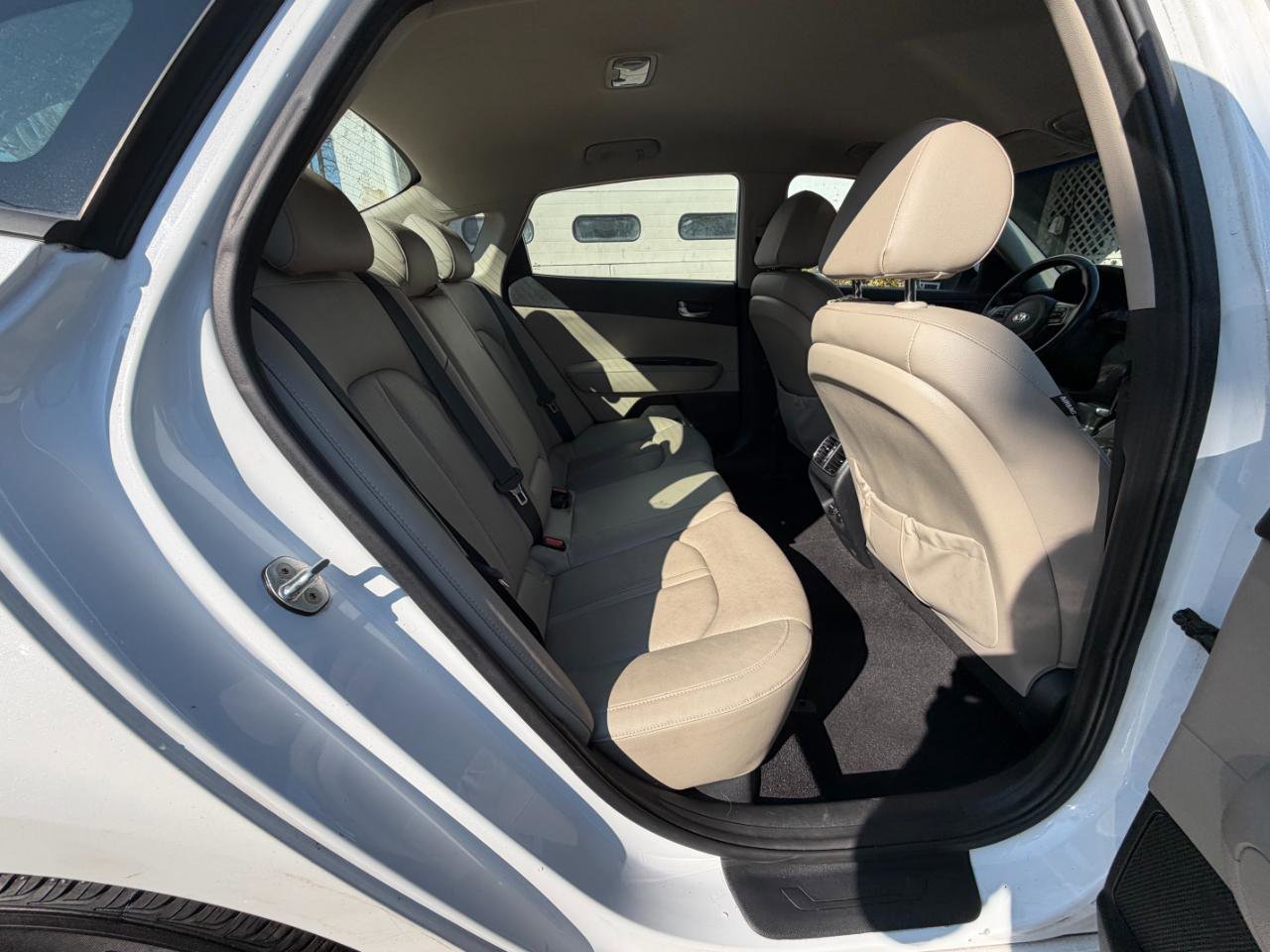 Used 2017 Kia Optima EX image 28