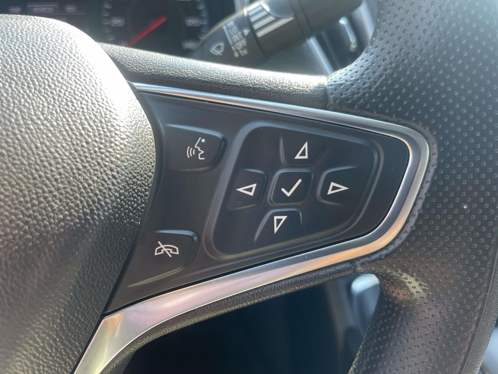Used 2025 Chevrolet Malibu LT FWD image 21