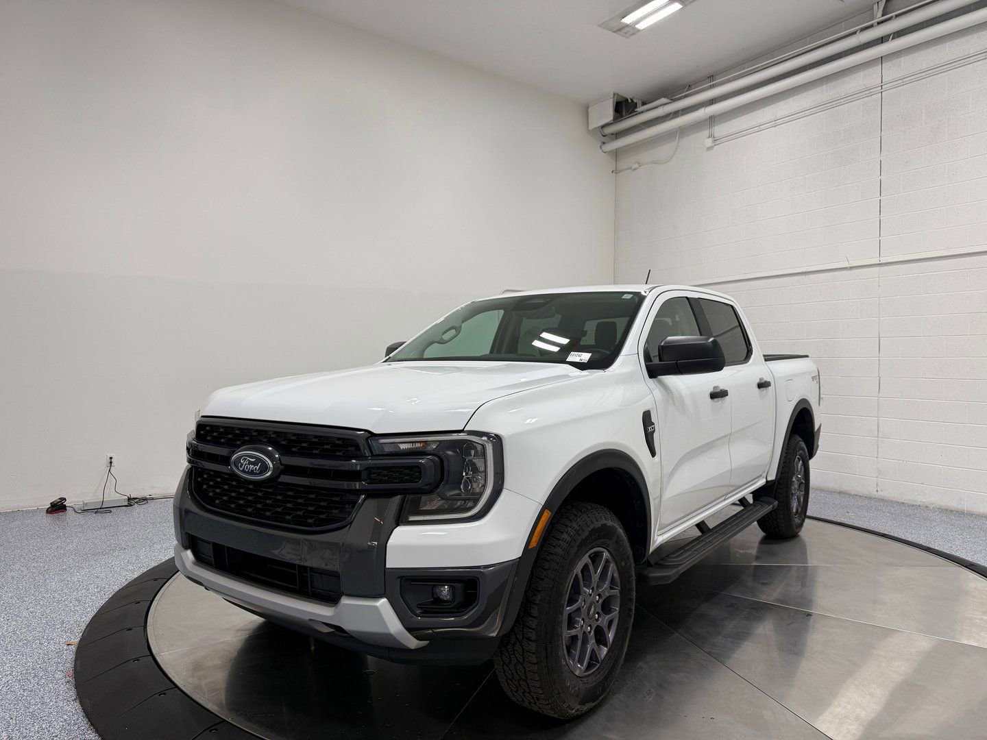 Used 2025 Ford Ranger XLT w/ Advanced Towing Package image 3