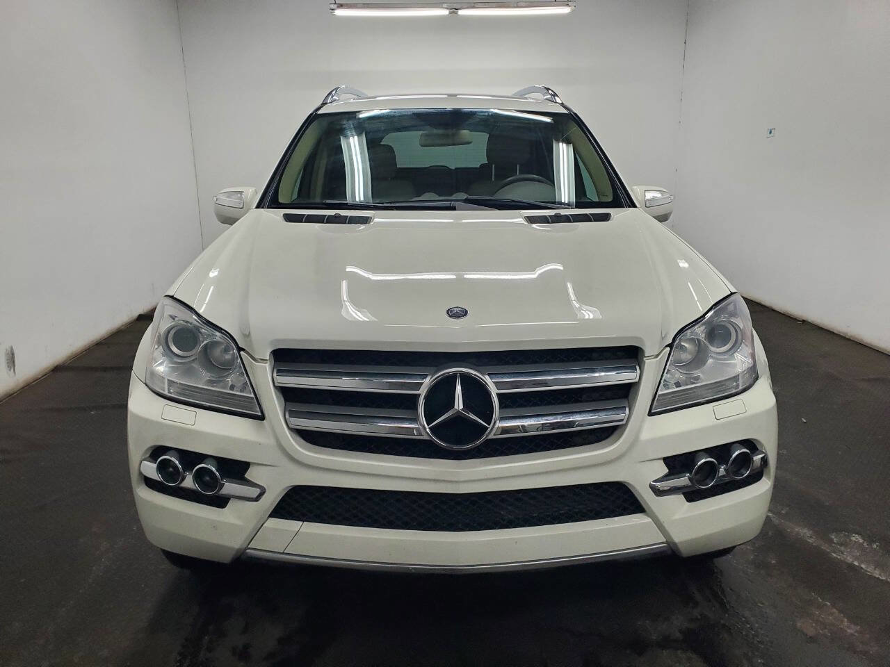 Used 2010 Mercedes-Benz GL 450 4MATIC image 2