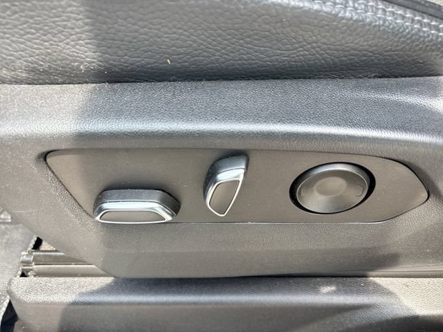 Used 2022 GMC Yukon Denali RWD image 12