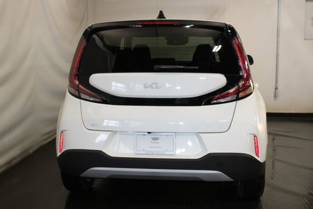 Used 2025 Kia Soul LX FWD image 6