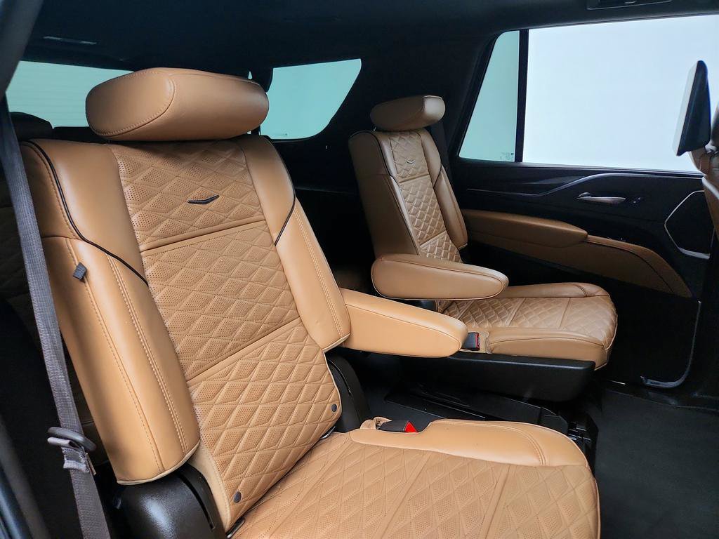 Used 2021 Cadillac Escalade Sport w/ LPO, ONYX Package AWD/4WD image 31