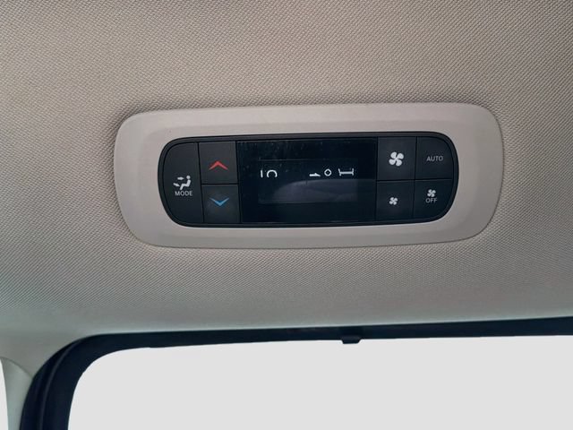 Used 2021 Chrysler Pacifica Touring-L FWD image 25