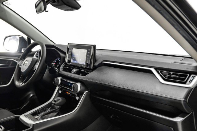 Used 2022 Toyota RAV4 XLE AWD/4WD image 10