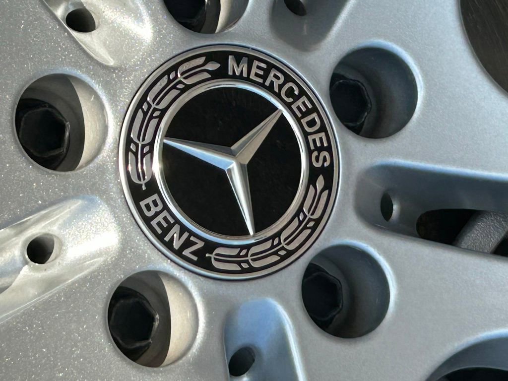 Used 2023 Mercedes-Benz GLB 250 4MATIC image 35