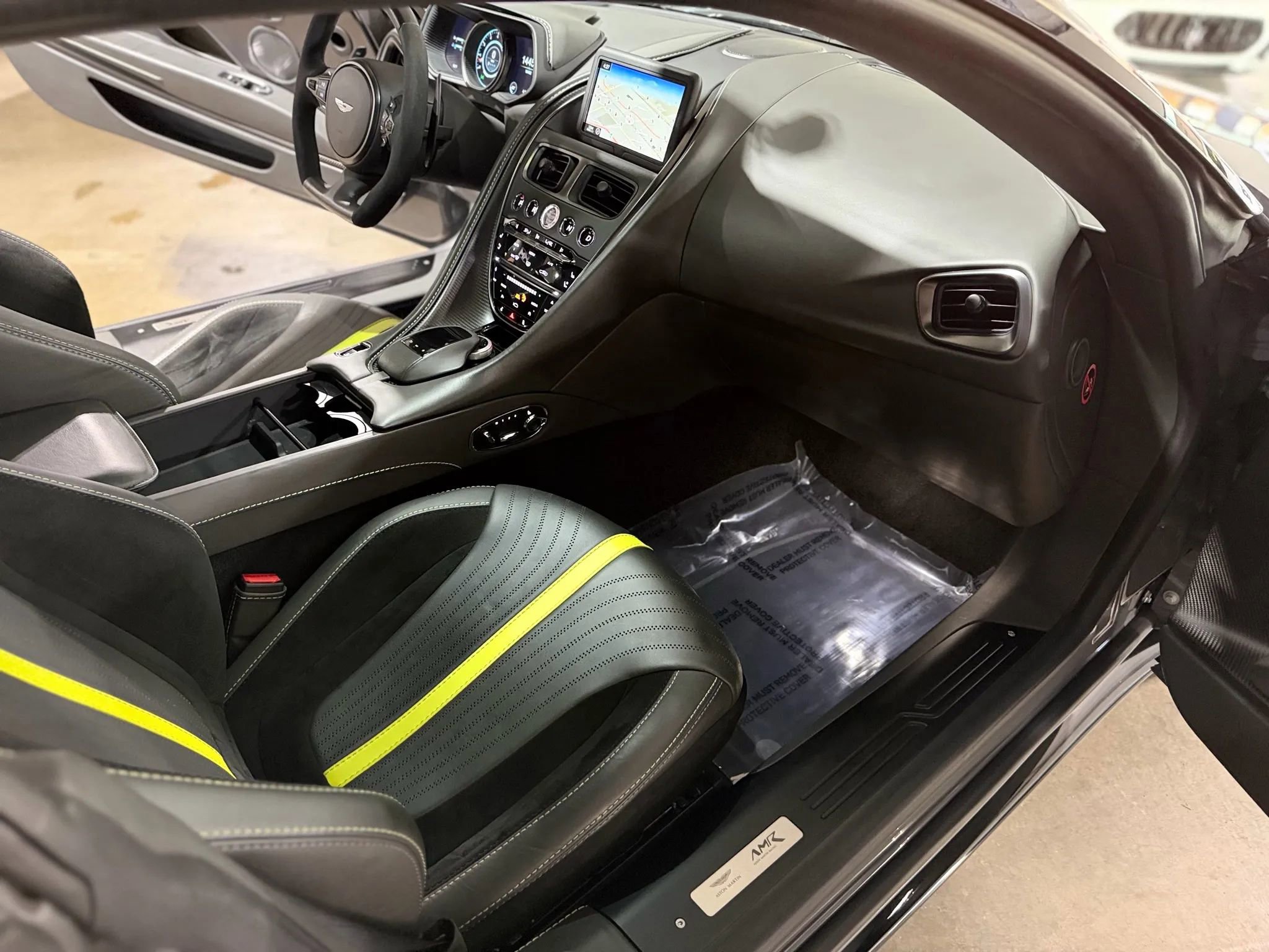 Used 2019 Aston Martin DB11 AMR image 30