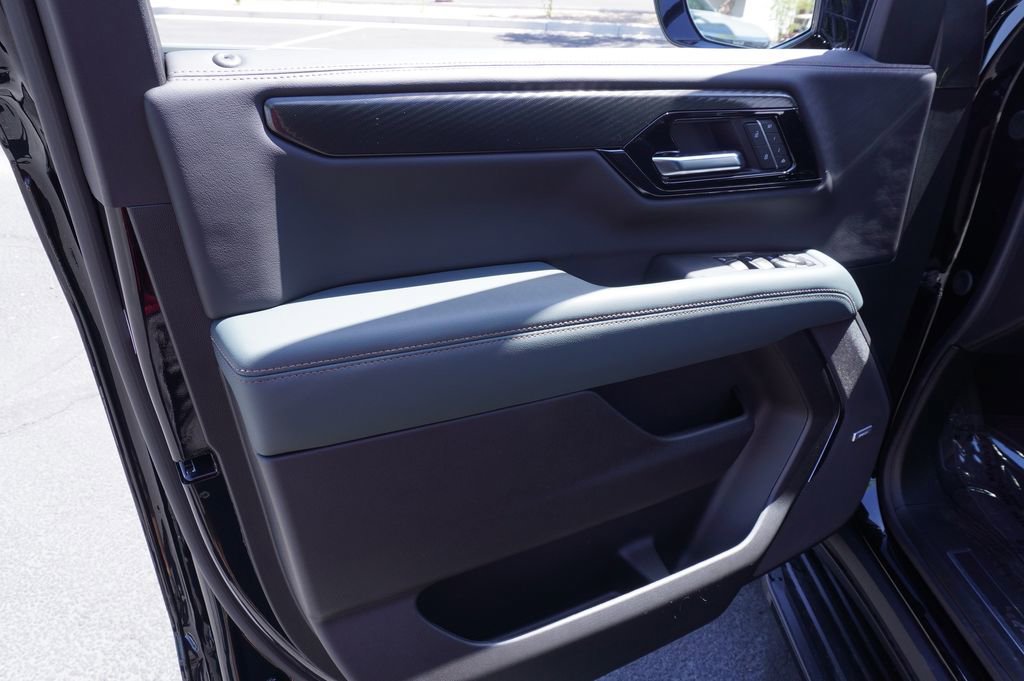 New 2026 GMC Yukon AT4 AWD/4WD image 15