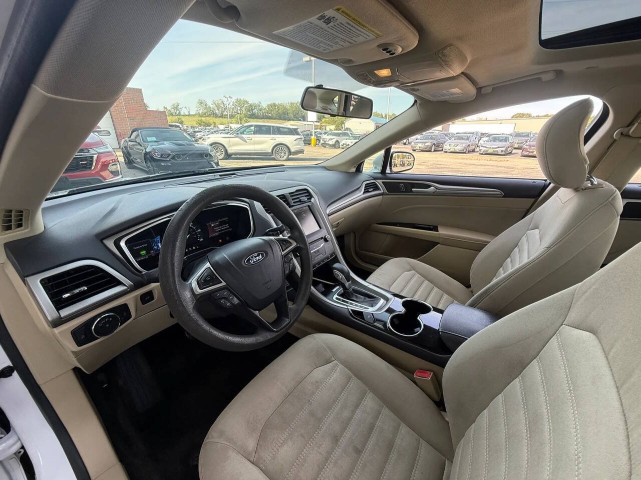 Used 2014 Ford Fusion SE FWD image 20