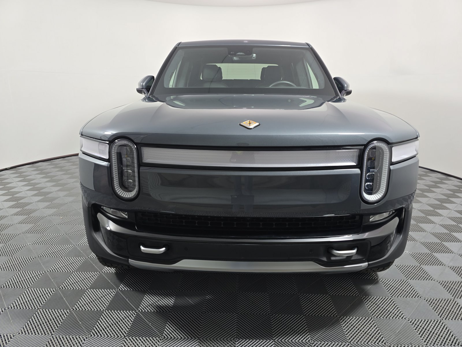 Used 2024 Rivian R1T Adventure Quad AWD/4WD image 8