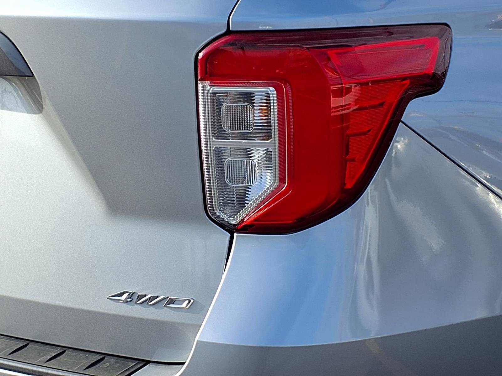 Used 2023 Ford Explorer XLT w/ Equipment Group 202A image 28