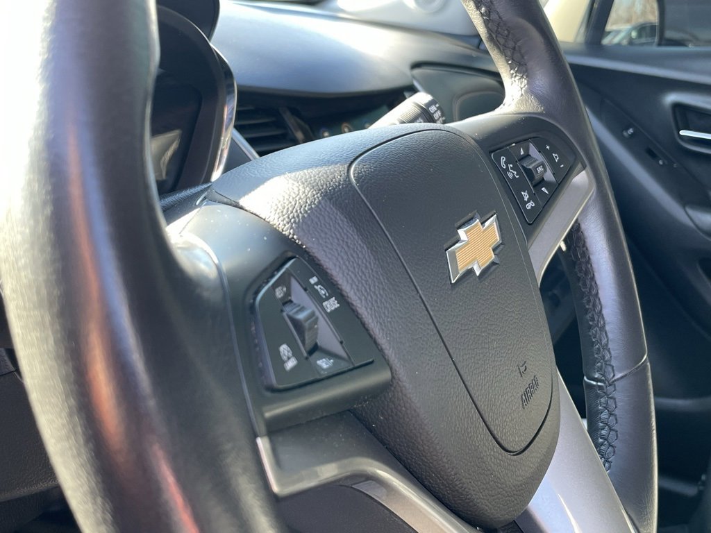 Used 2022 Chevrolet Trax LT w/ Sport Edition image 7
