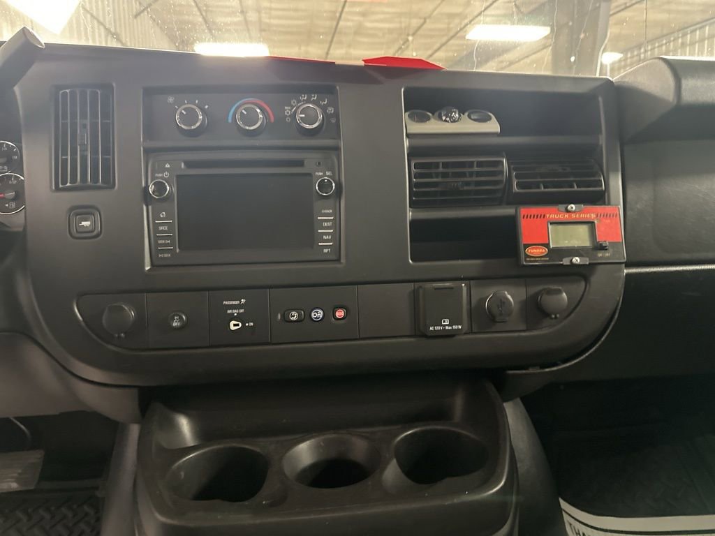 Used 2019 Chevrolet Express 3500 w/ Power Convenience Package RWD image 7