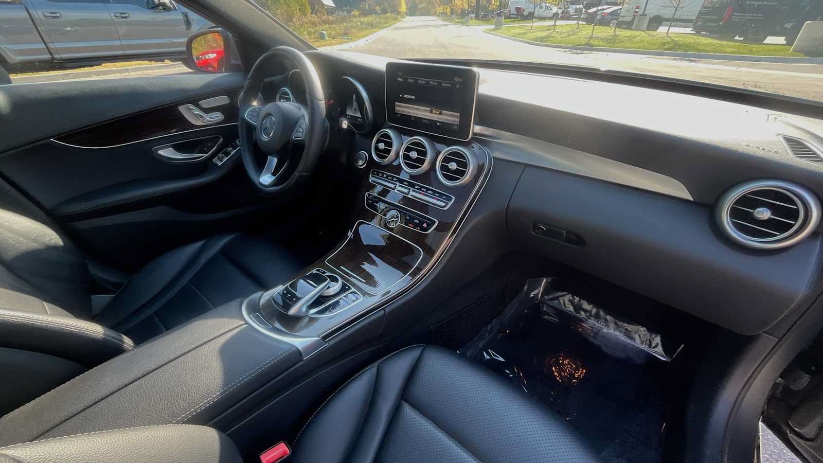 Used 2018 Mercedes-Benz C 300 4MATIC Sedan image 10