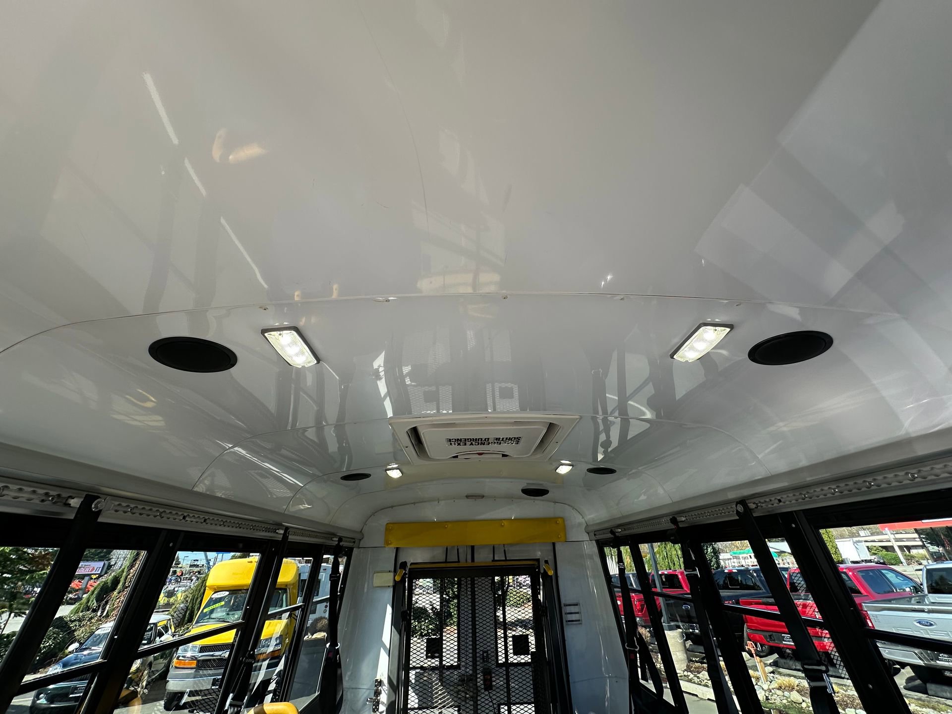 Used 2014 Chevrolet Express 3500 RWD image 24