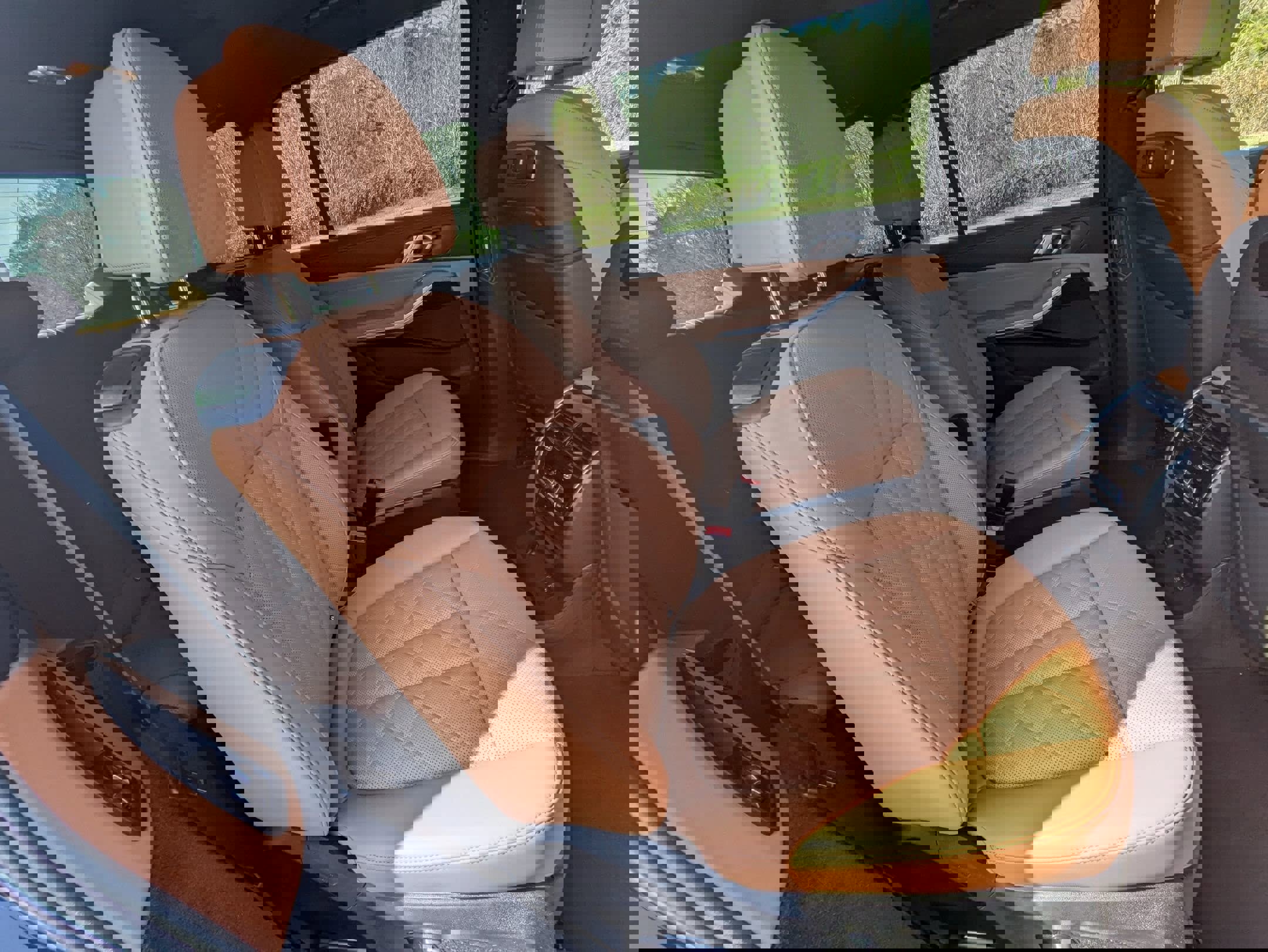 Used 2024 BMW X7 xDrive40i w/ M Sport Package image 27