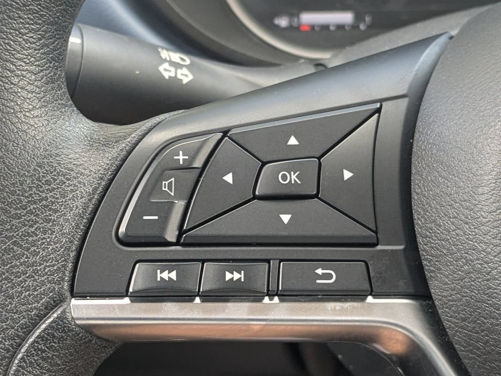 Used 2025 Nissan Versa SV FWD image 22