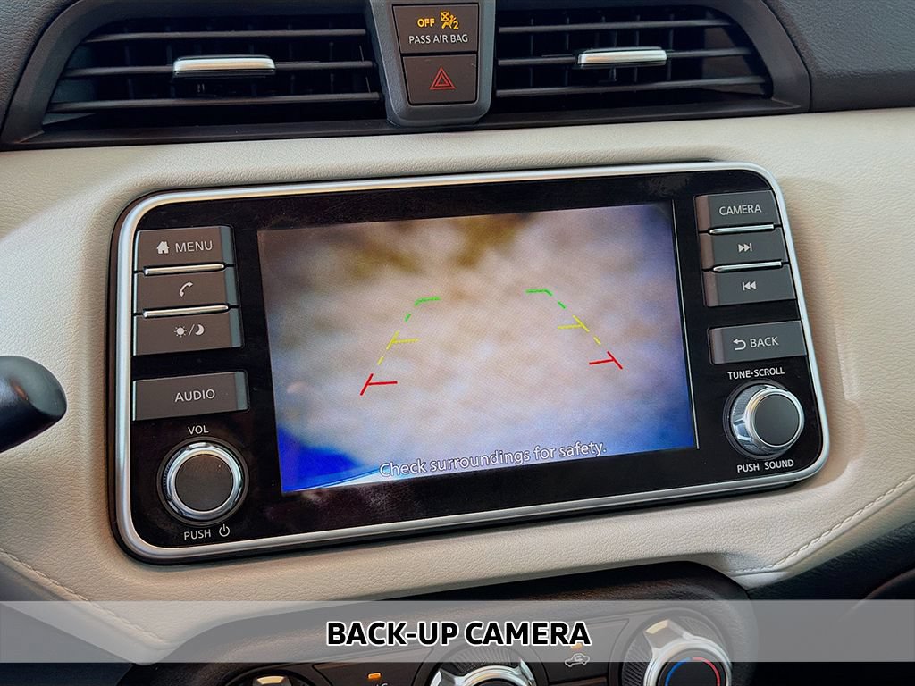 Used 2021 Nissan Versa SV FWD image 4