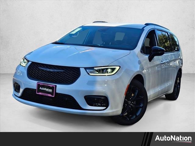 New 2026 Chrysler Pacifica Select