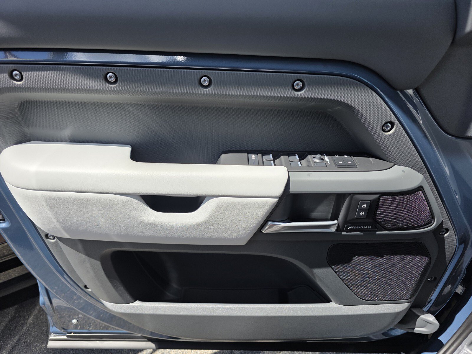 New 2026 Land Rover Defender 110 S AWD/4WD image 17
