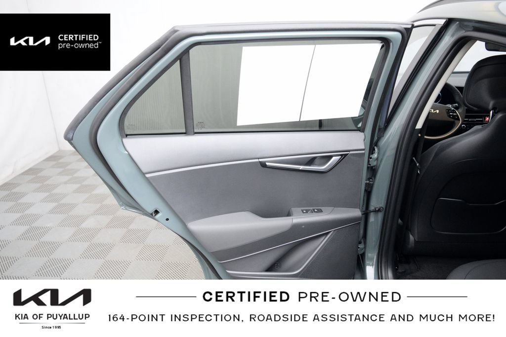 Certified 2024 Kia Niro Wind w/ Wind Preserve Package FWD image 12