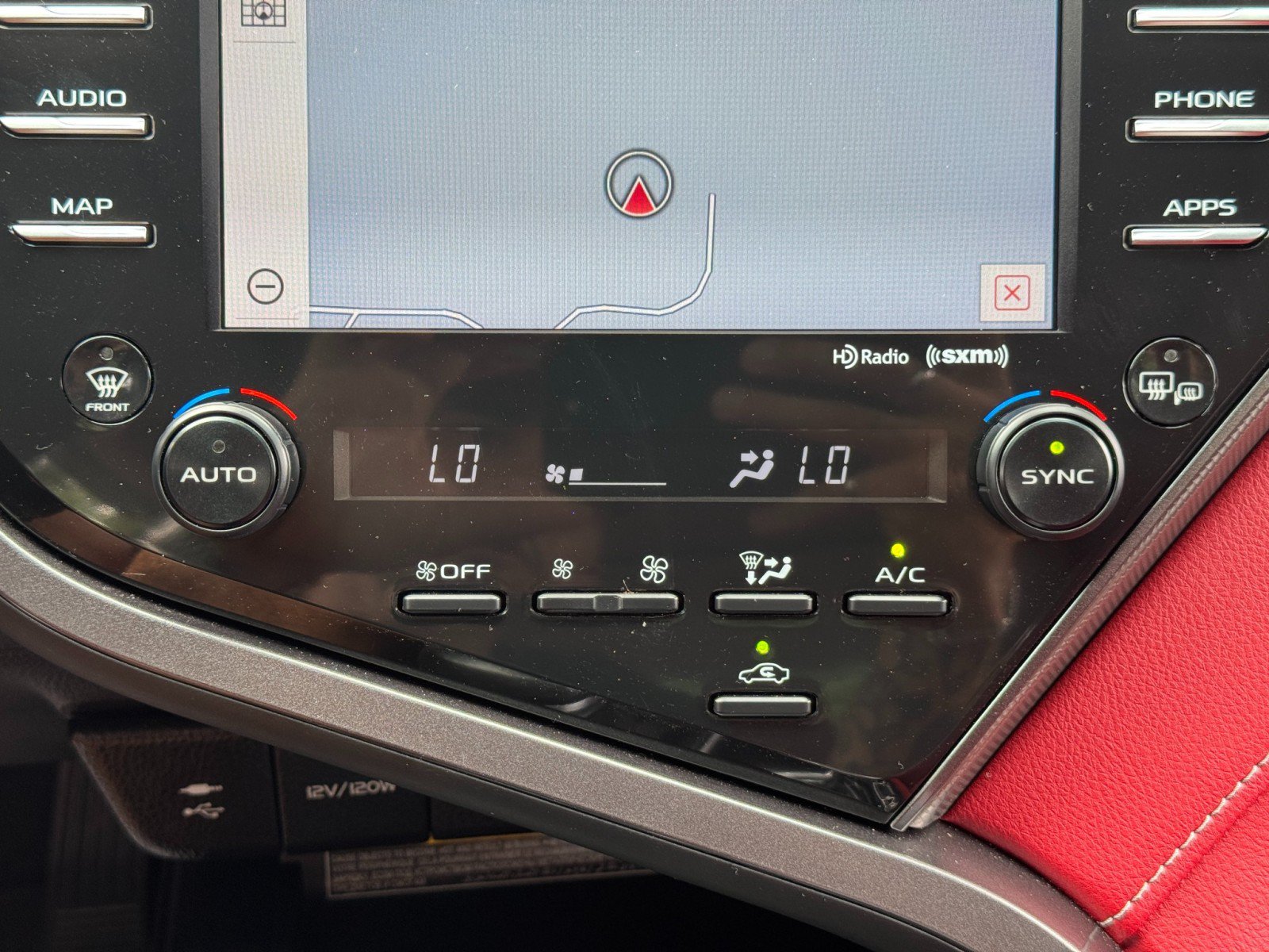 Used 2019 Toyota Camry XSE FWD image 27