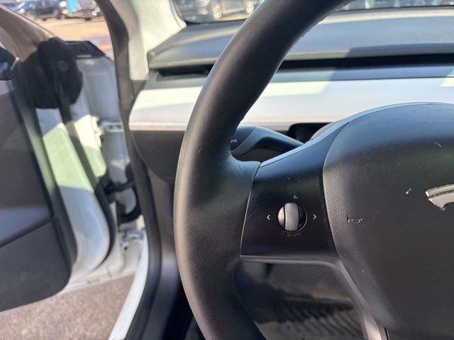 Used 2021 Tesla Model 3 Standard Range Plus image 14